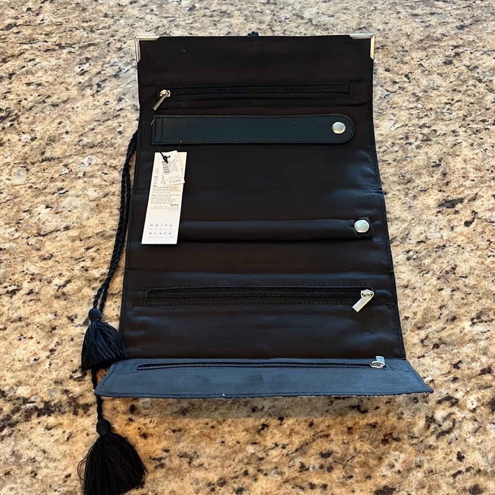 WHBM python jewry case - Picture 2 of 2